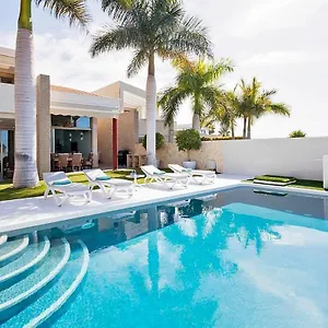 https://villa-natalie.adeje-hotels.com